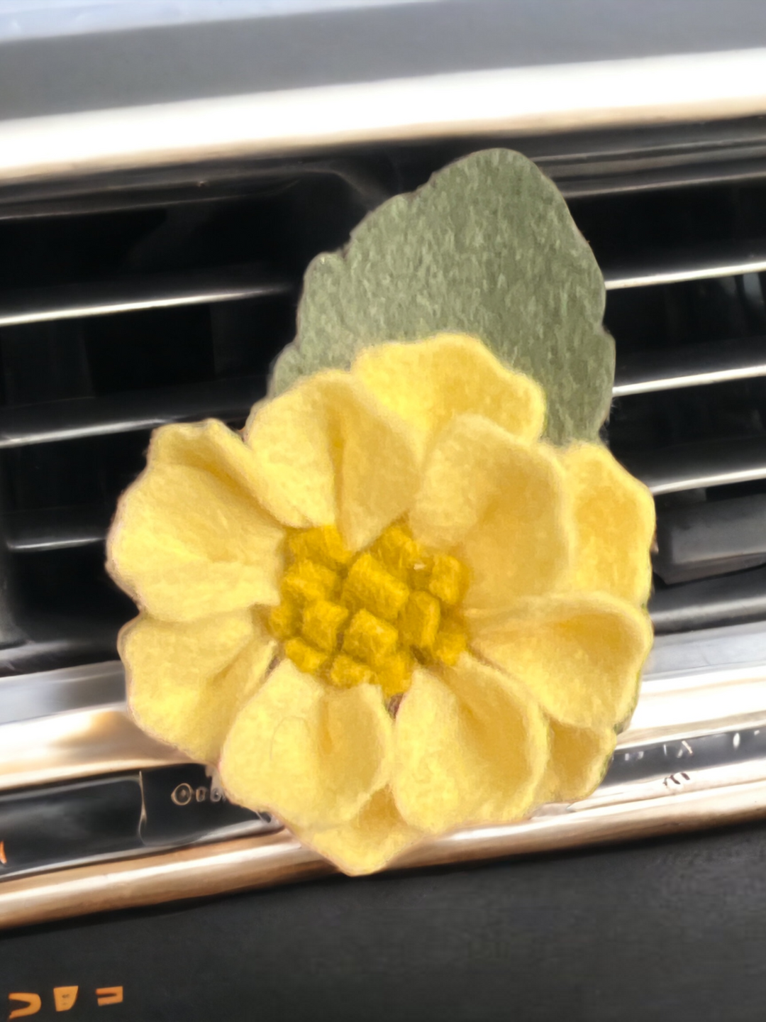 Felt Flower Car Vent Oil Diffuser
